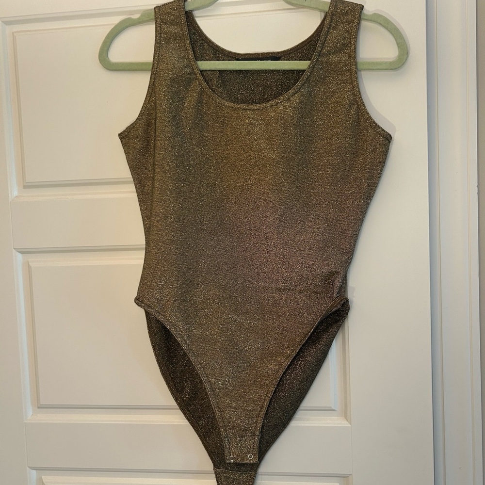Shimmering gold One Piece